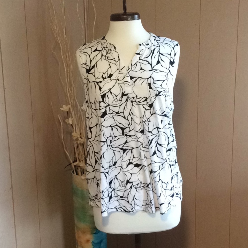 Liz Claiborne Women’s Tank Top